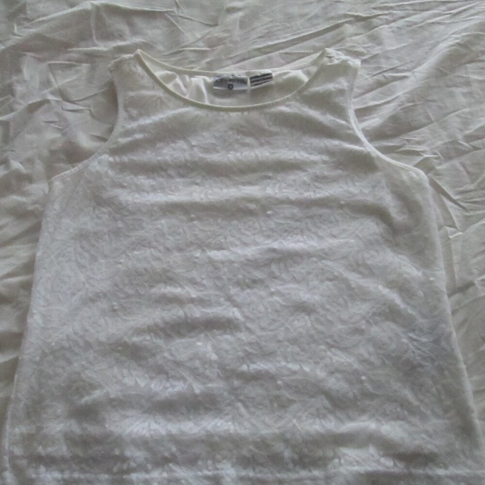 Blouse - Kathy Ireland - white sleeveless lace